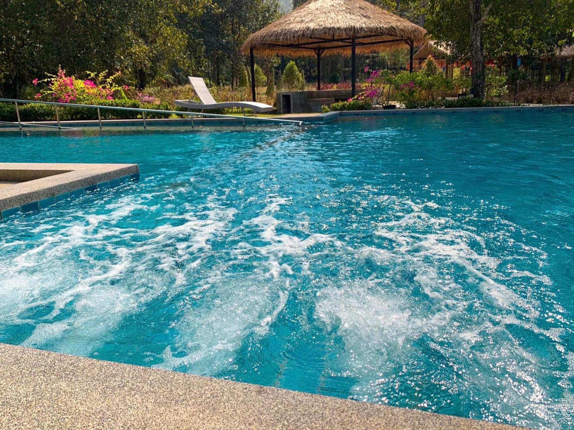Baan Pingkan Wellness Resort San Kamphaeng Екстер'єр фото
