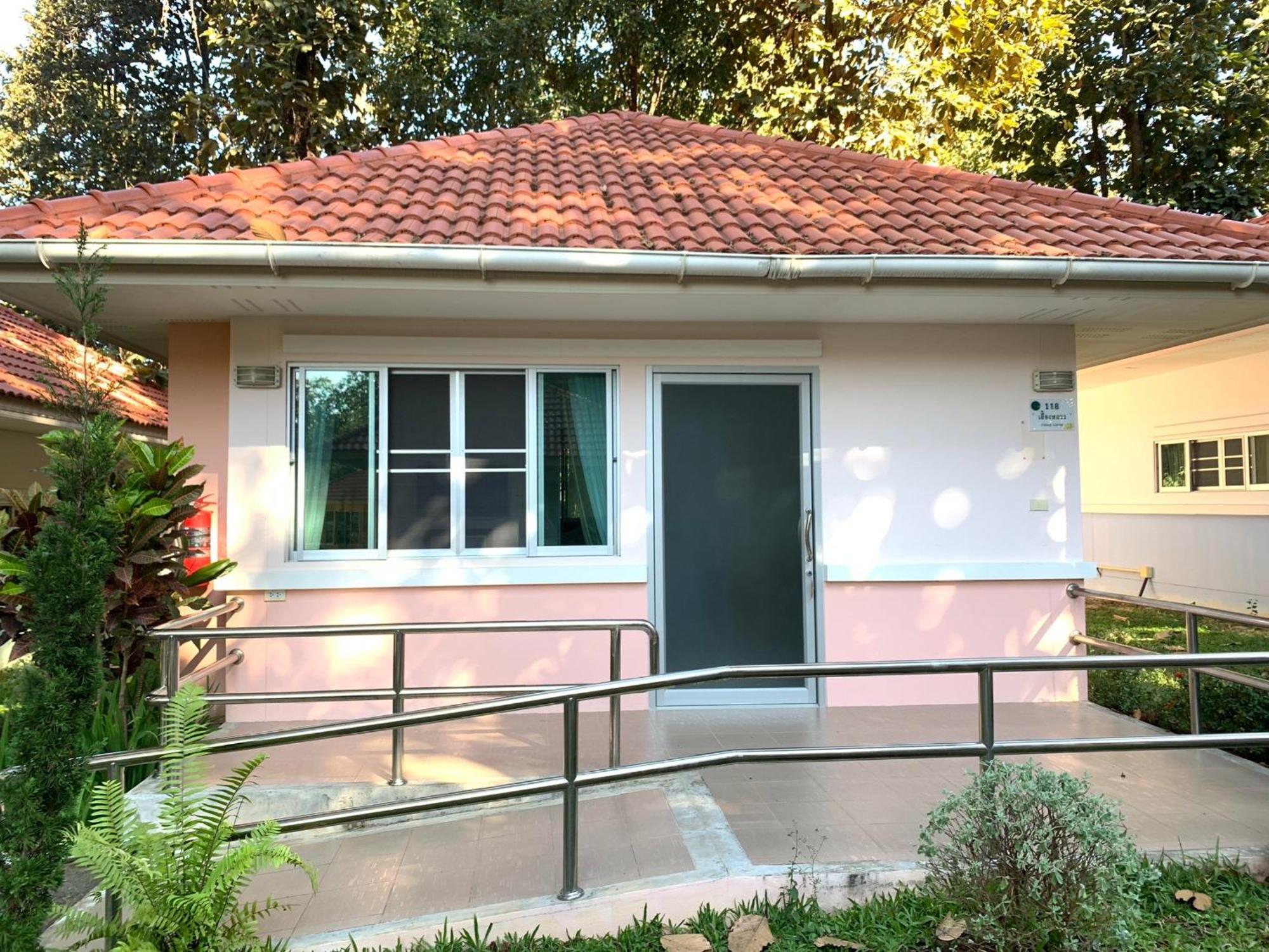 Baan Pingkan Wellness Resort San Kamphaeng Екстер'єр фото